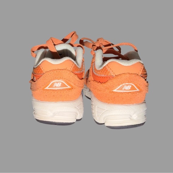 New Balance 2002 Toddler Sneakers | Size 5 | Orange | Unisex | Like New - Picture 3 of 3